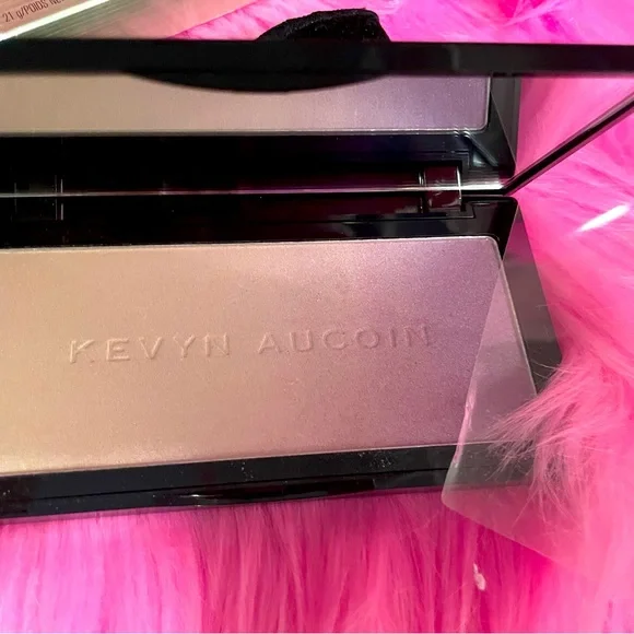 Kevyn Aucoin Ibiza Highlighter NEW in BOX - Picture 3 of 5
